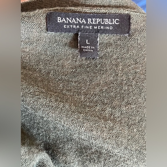 Banana Republic Extra Fine Merino Olive Green Sweater- Size Large - Picture 5 of 5